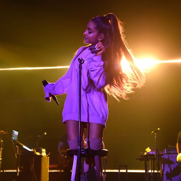 Ariana Grande RARE sweetener track list crewneck - Picture 10 of 12